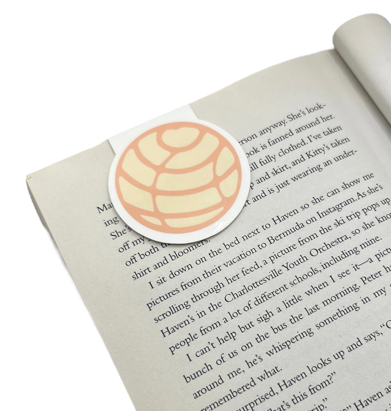 Vanilla Conchita Magnetic Bookmark